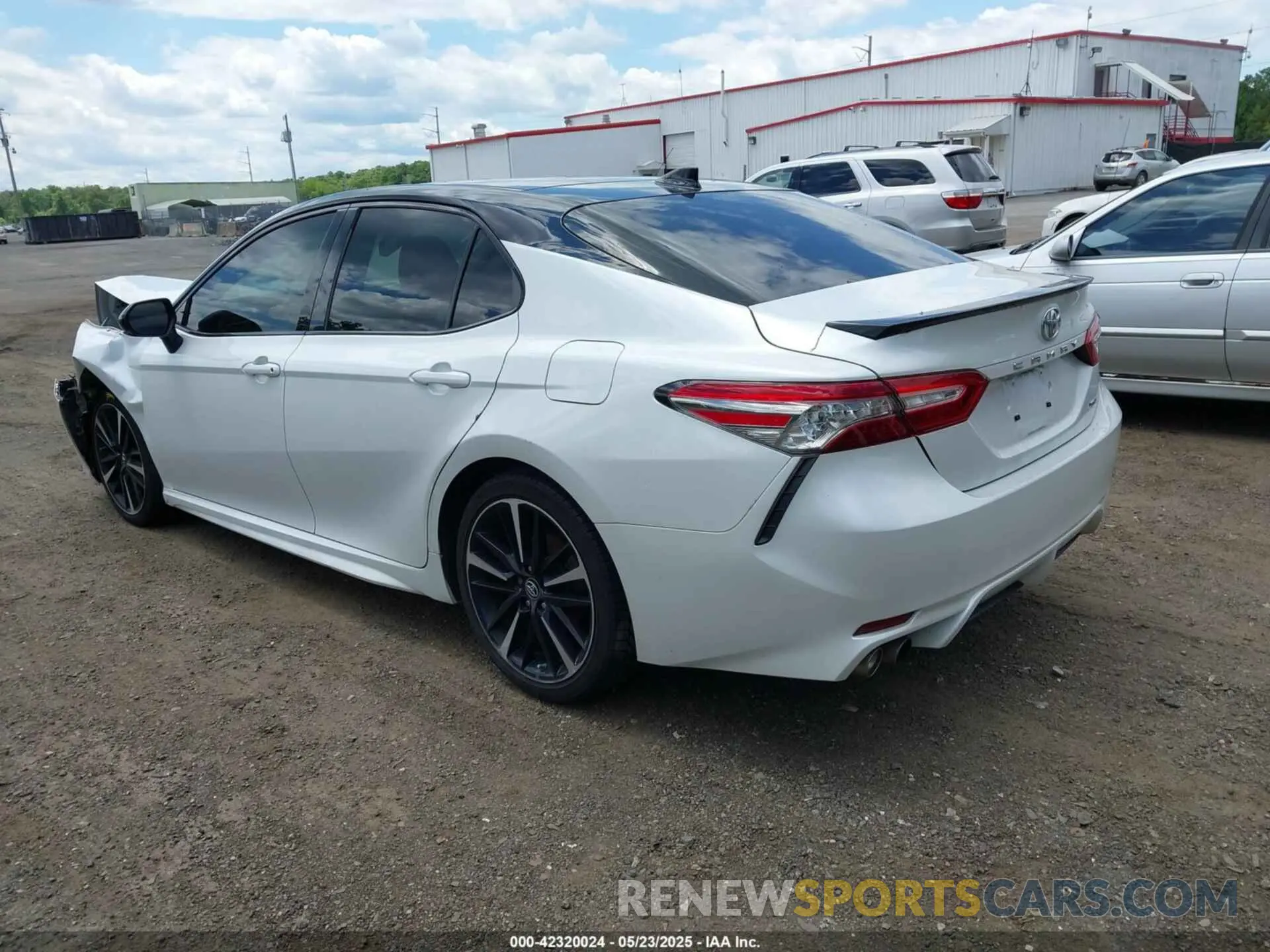 3 Photograph of a damaged car 4T1B61HK6KU290688 TOYOTA CAMRY 2019