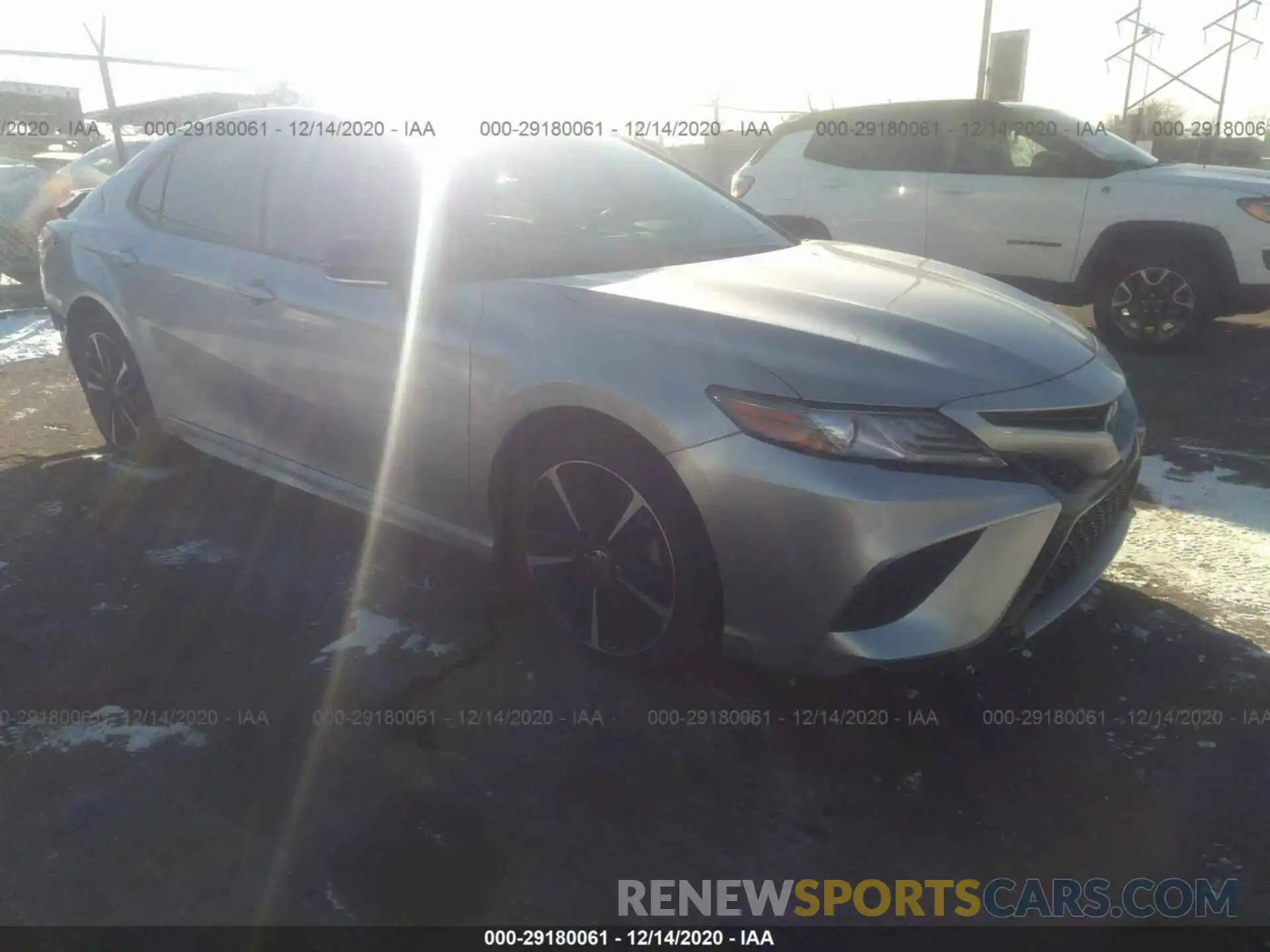 1 Photograph of a damaged car 4T1B61HK6KU291209 TOYOTA CAMRY 2019