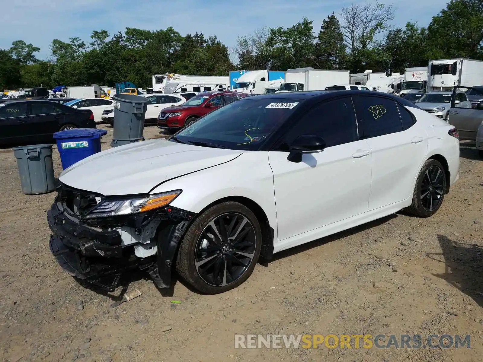 2 Photograph of a damaged car 4T1B61HK6KU295633 TOYOTA CAMRY 2019