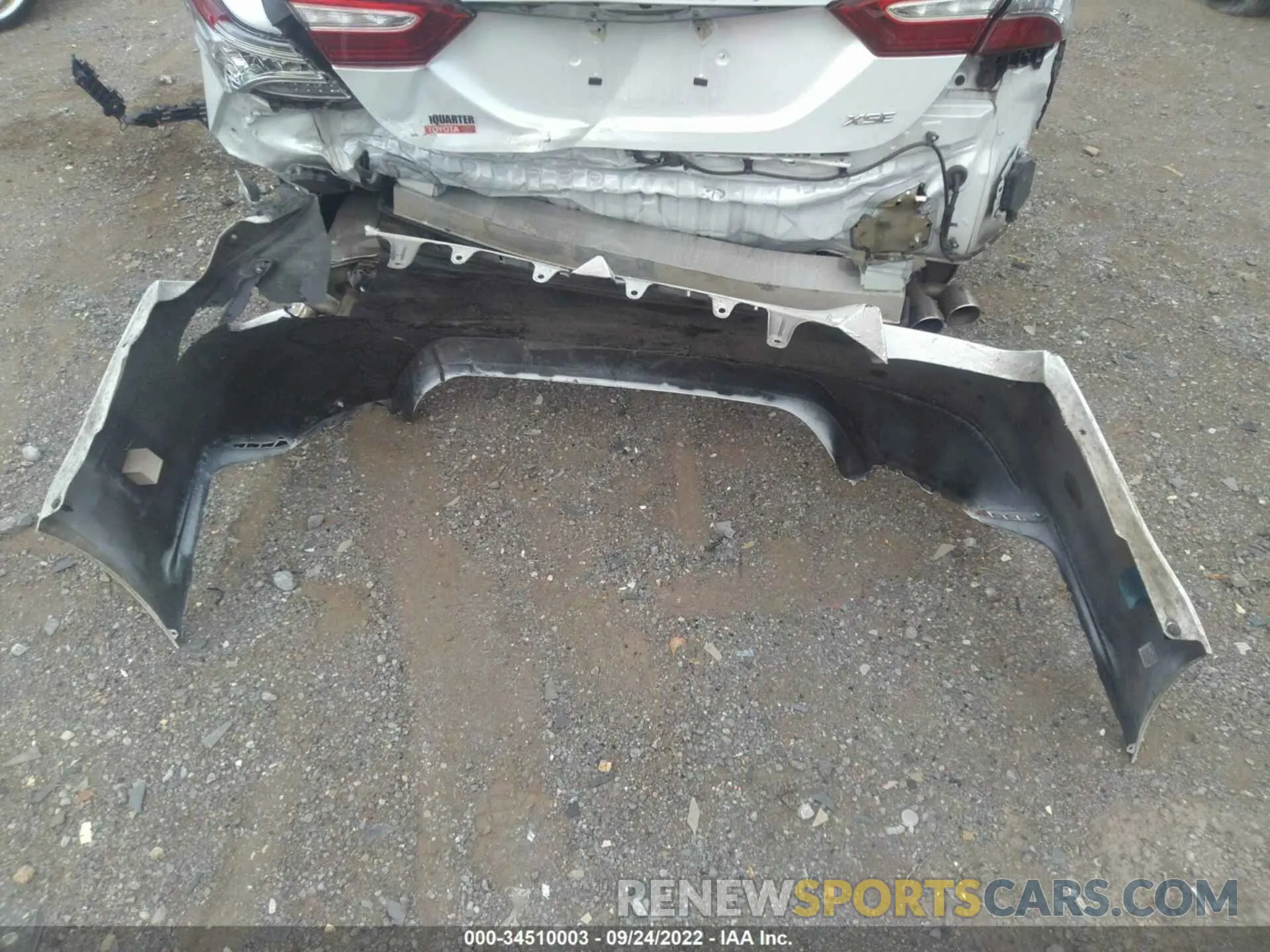 11 Photograph of a damaged car 4T1B61HK6KU298225 TOYOTA CAMRY 2019