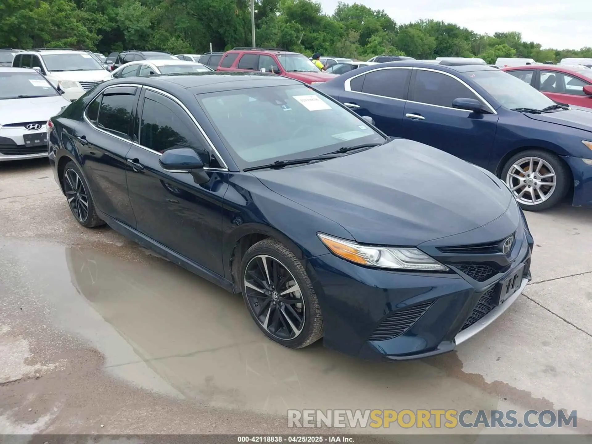 1 Photograph of a damaged car 4T1B61HK6KU298628 TOYOTA CAMRY 2019