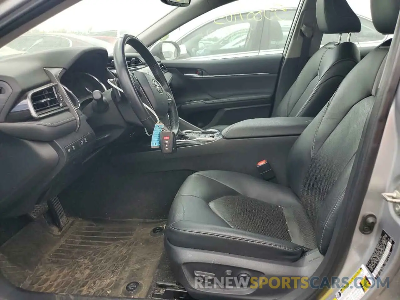 7 Photograph of a damaged car 4T1B61HK6KU299472 TOYOTA CAMRY 2019