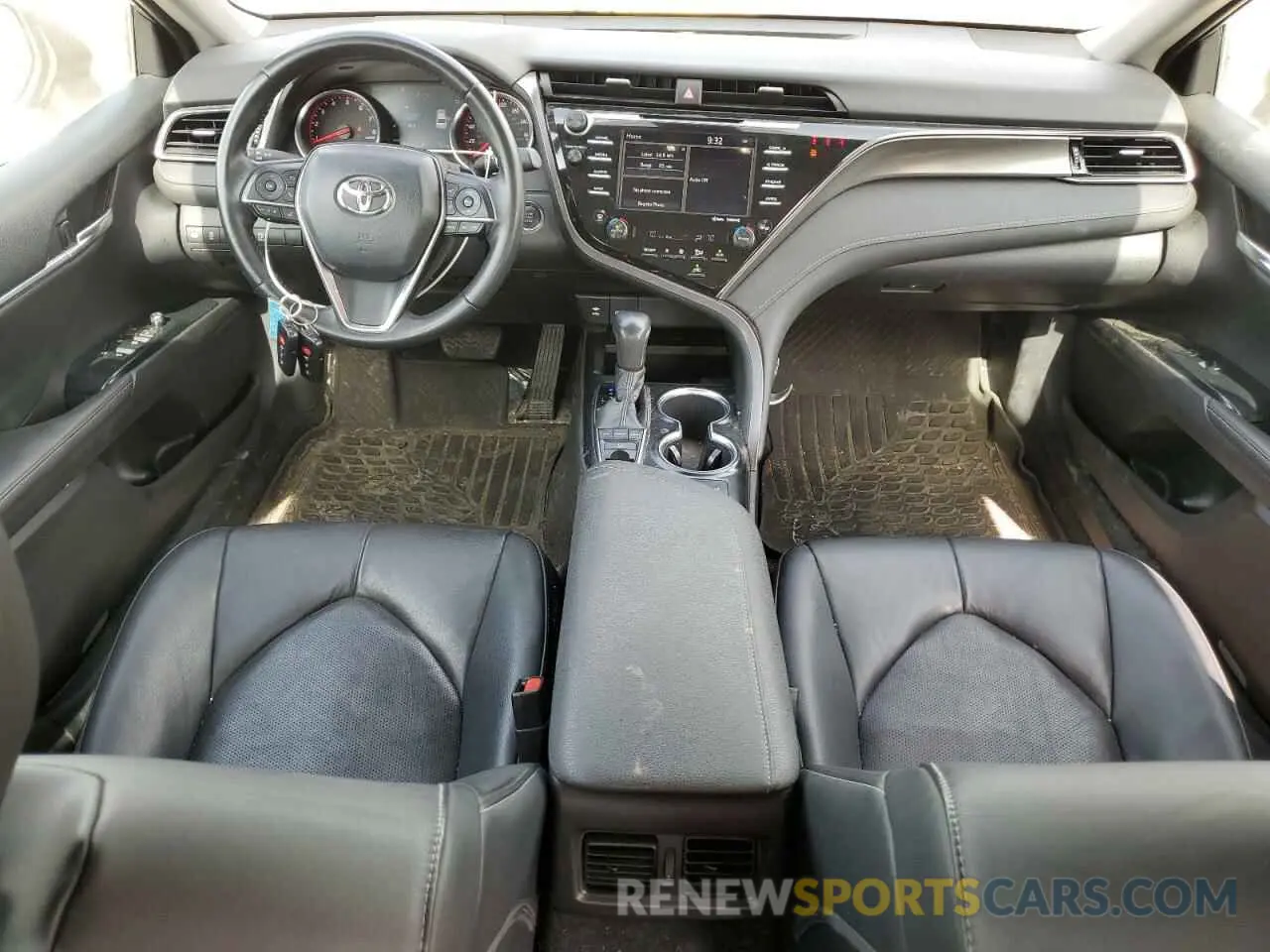 8 Photograph of a damaged car 4T1B61HK6KU299472 TOYOTA CAMRY 2019