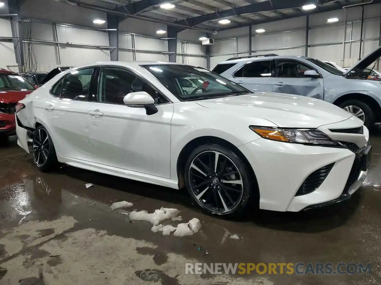 4 Photograph of a damaged car 4T1B61HK6KU299505 TOYOTA CAMRY 2019