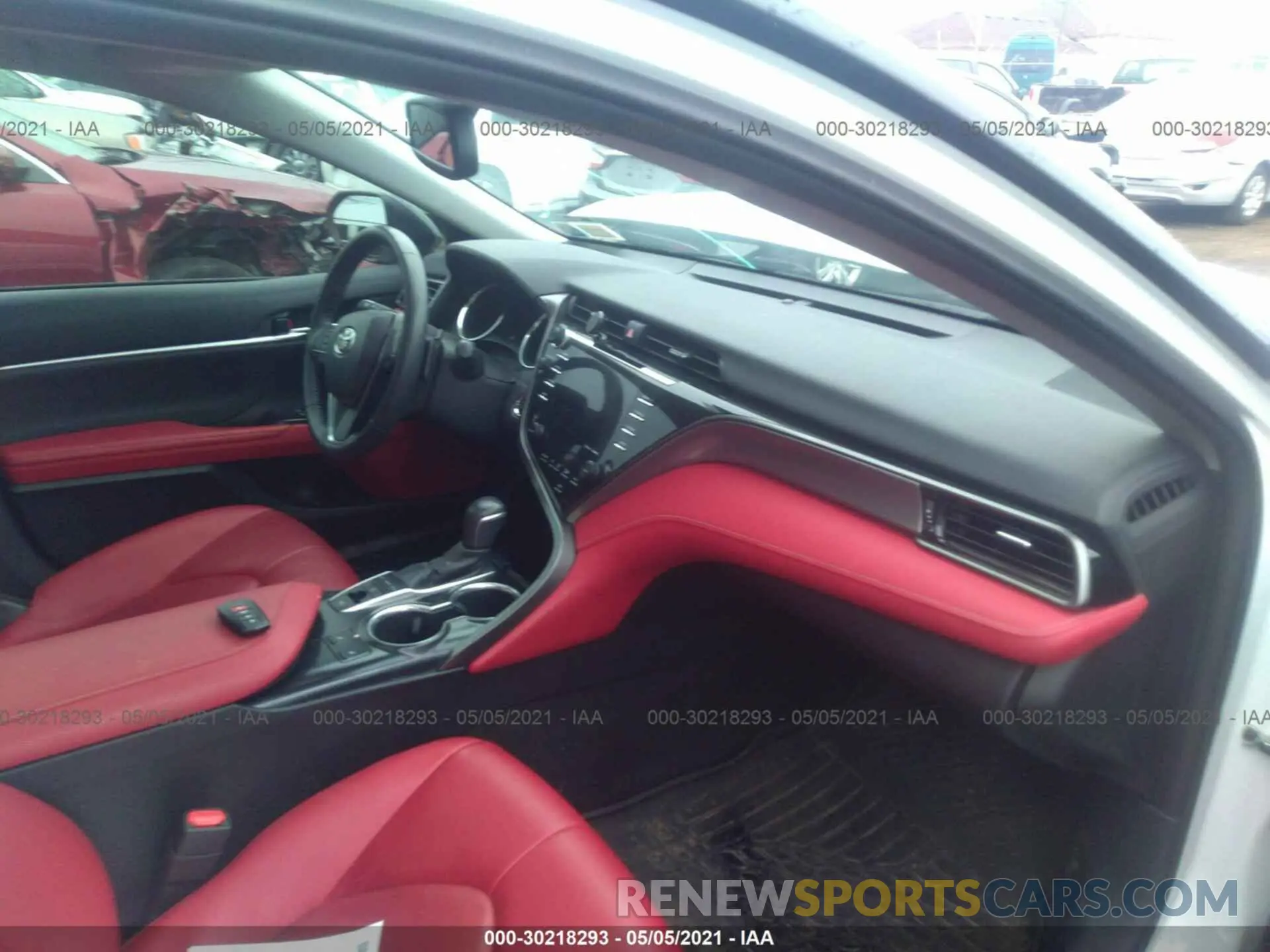5 Photograph of a damaged car 4T1B61HK6KU299763 TOYOTA CAMRY 2019
