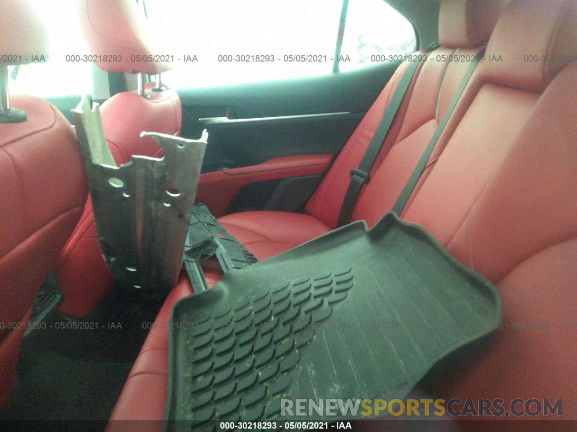 8 Photograph of a damaged car 4T1B61HK6KU299763 TOYOTA CAMRY 2019