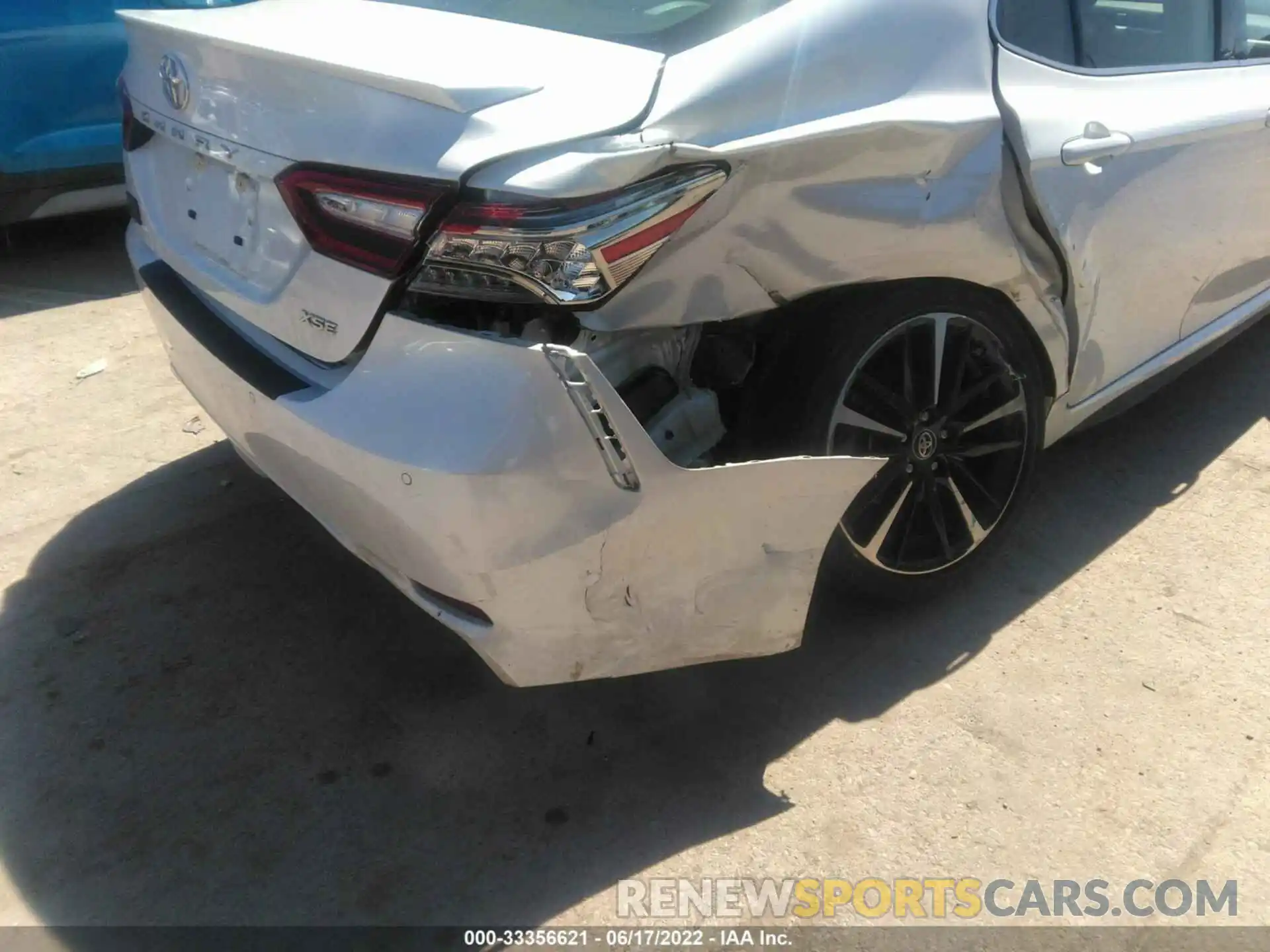 6 Photograph of a damaged car 4T1B61HK6KU705041 TOYOTA CAMRY 2019