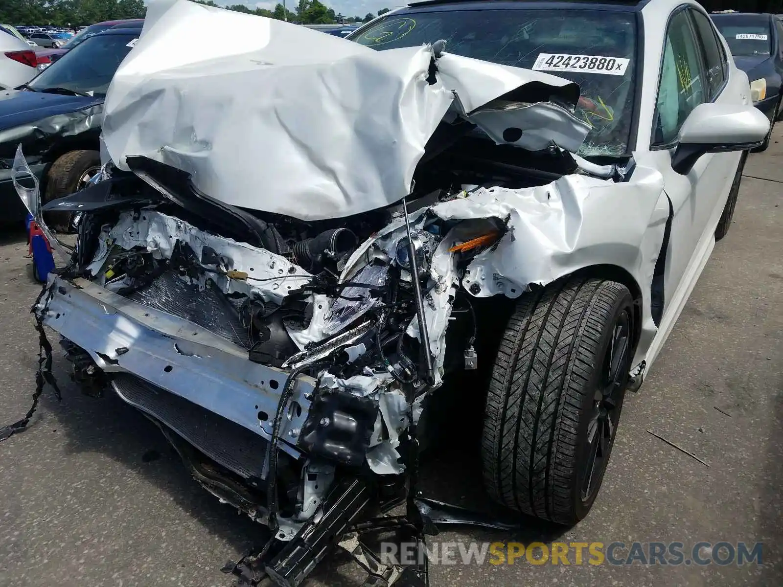 9 Photograph of a damaged car 4T1B61HK6KU727086 TOYOTA CAMRY 2019