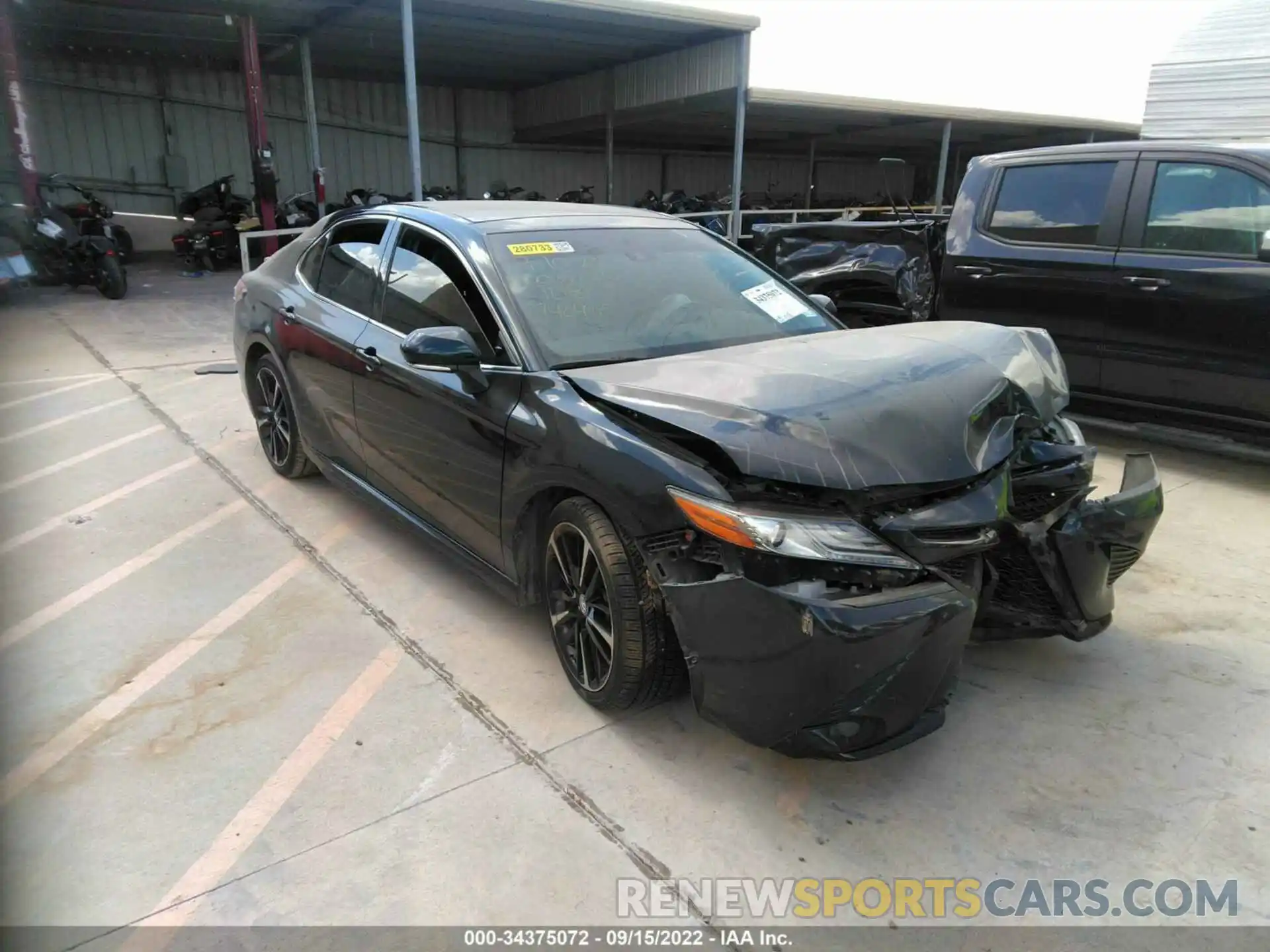 1 Photograph of a damaged car 4T1B61HK6KU740405 TOYOTA CAMRY 2019