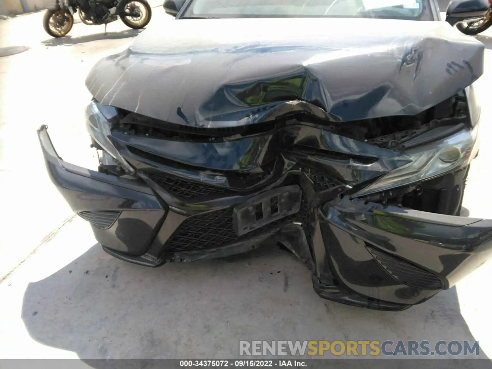 10 Photograph of a damaged car 4T1B61HK6KU740405 TOYOTA CAMRY 2019