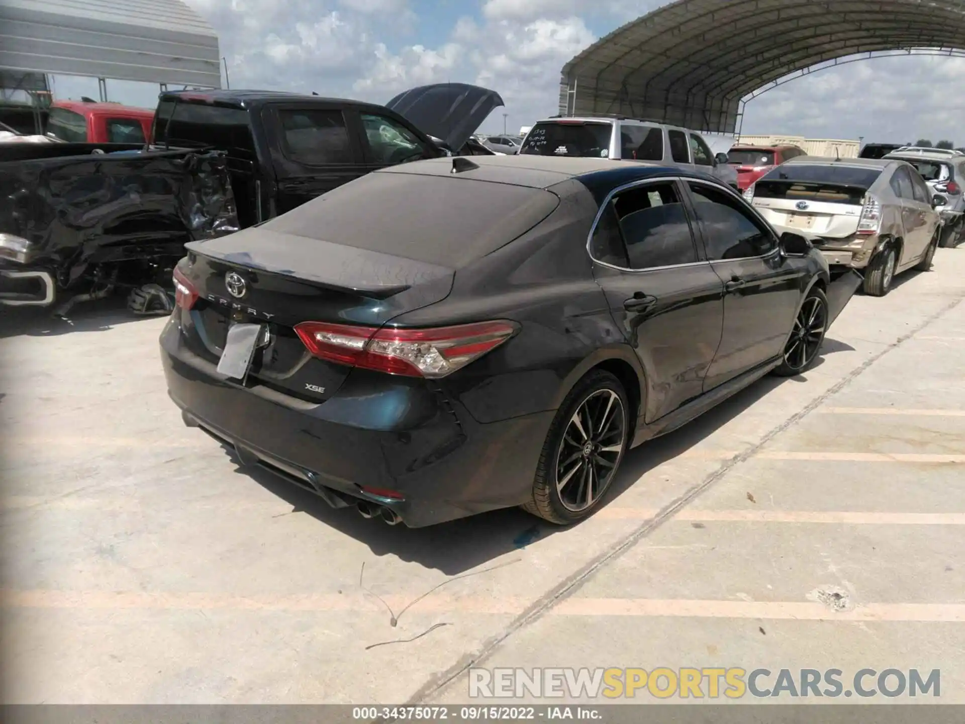 4 Photograph of a damaged car 4T1B61HK6KU740405 TOYOTA CAMRY 2019