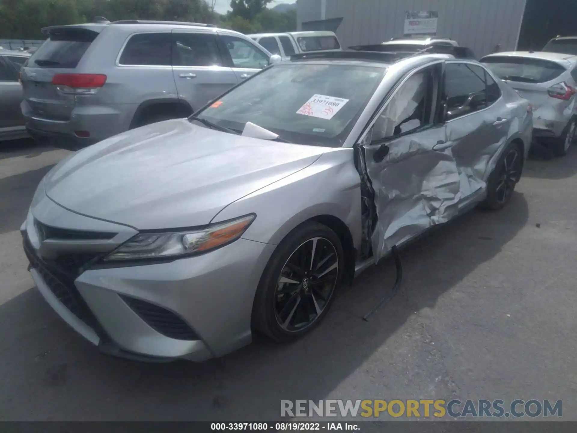 2 Photograph of a damaged car 4T1B61HK6KU743661 TOYOTA CAMRY 2019