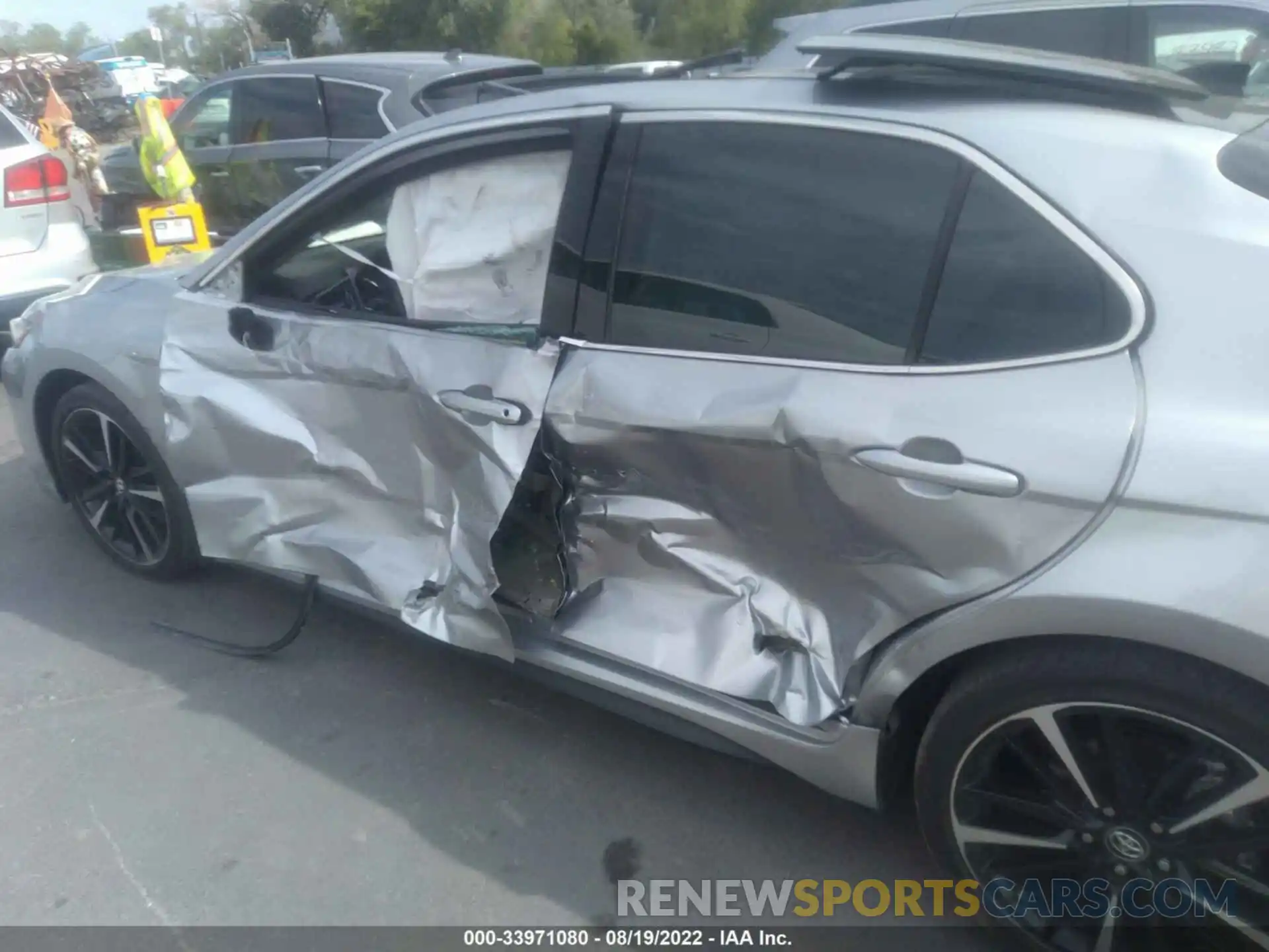 6 Photograph of a damaged car 4T1B61HK6KU743661 TOYOTA CAMRY 2019