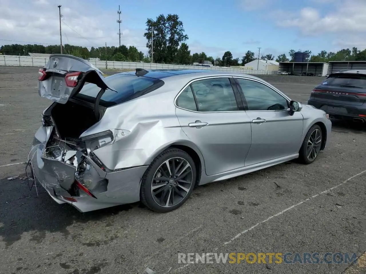 3 Photograph of a damaged car 4T1B61HK6KU760878 TOYOTA CAMRY 2019