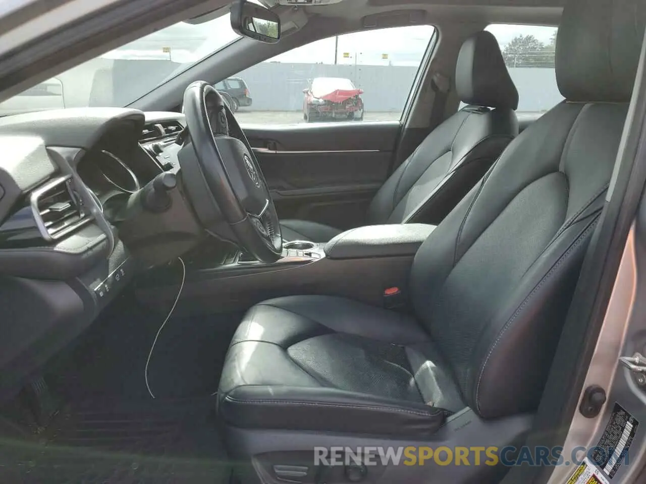 7 Photograph of a damaged car 4T1B61HK6KU760878 TOYOTA CAMRY 2019