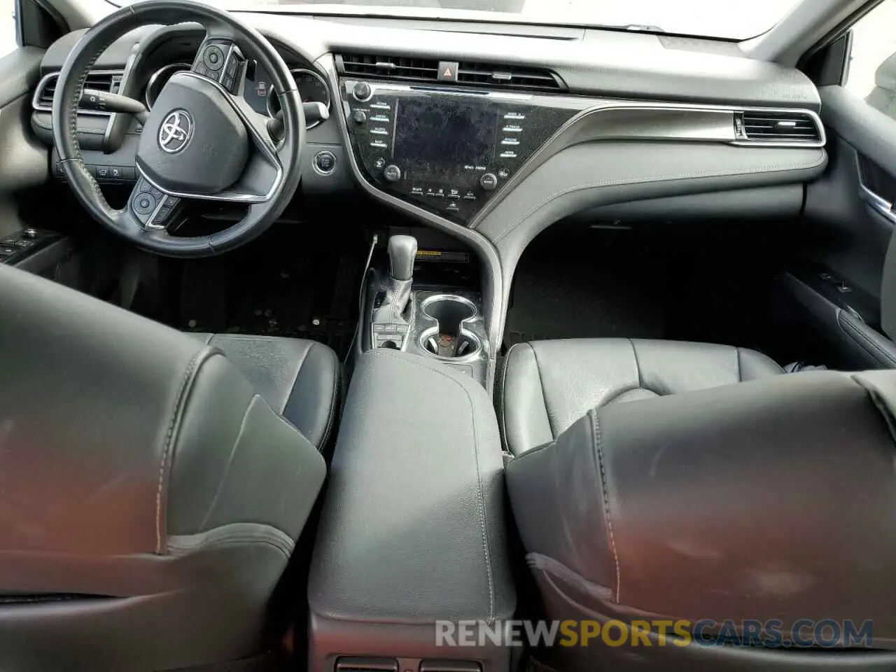 8 Photograph of a damaged car 4T1B61HK6KU760878 TOYOTA CAMRY 2019
