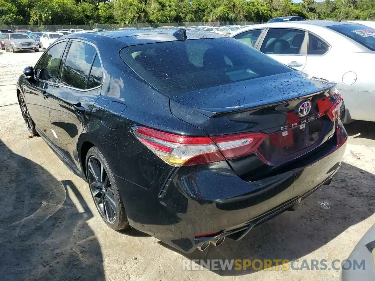 3 Photograph of a damaged car 4T1B61HK6KU762811 TOYOTA CAMRY 2019