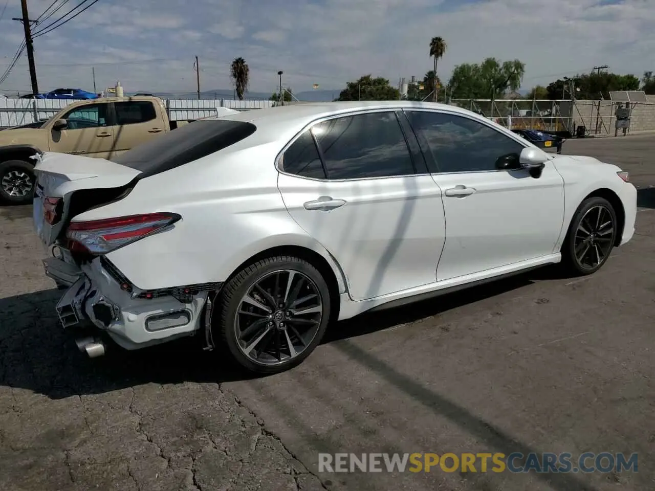 3 Photograph of a damaged car 4T1B61HK6KU840598 TOYOTA CAMRY 2019