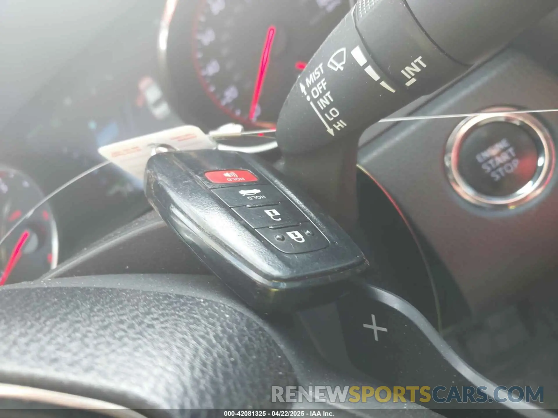11 Photograph of a damaged car 4T1B61HK6KU843128 TOYOTA CAMRY 2019