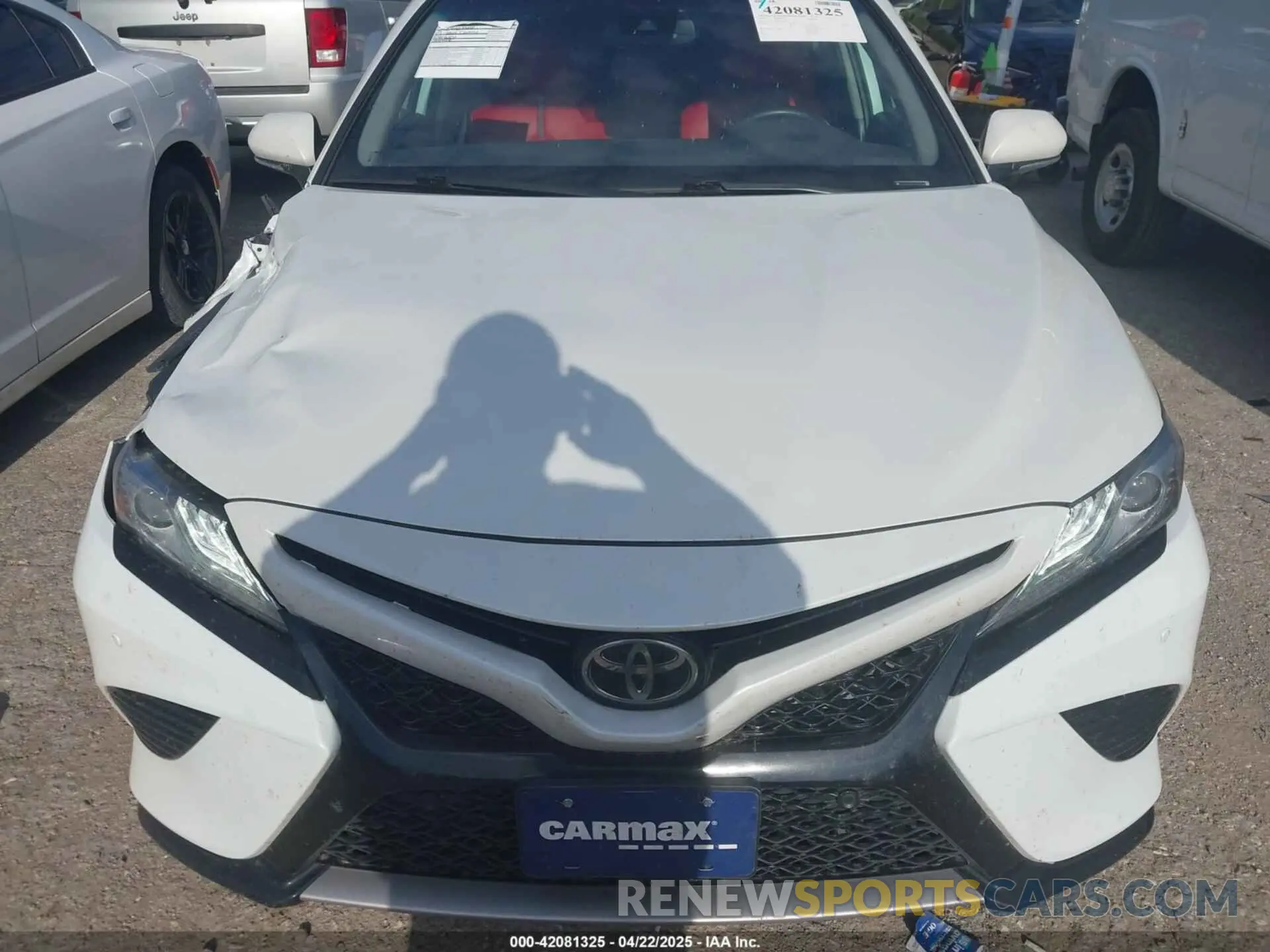 12 Photograph of a damaged car 4T1B61HK6KU843128 TOYOTA CAMRY 2019