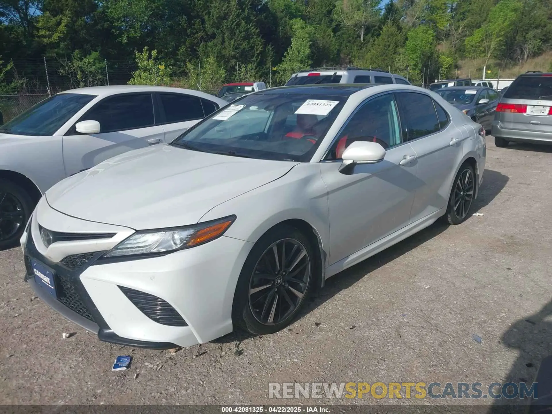 2 Photograph of a damaged car 4T1B61HK6KU843128 TOYOTA CAMRY 2019