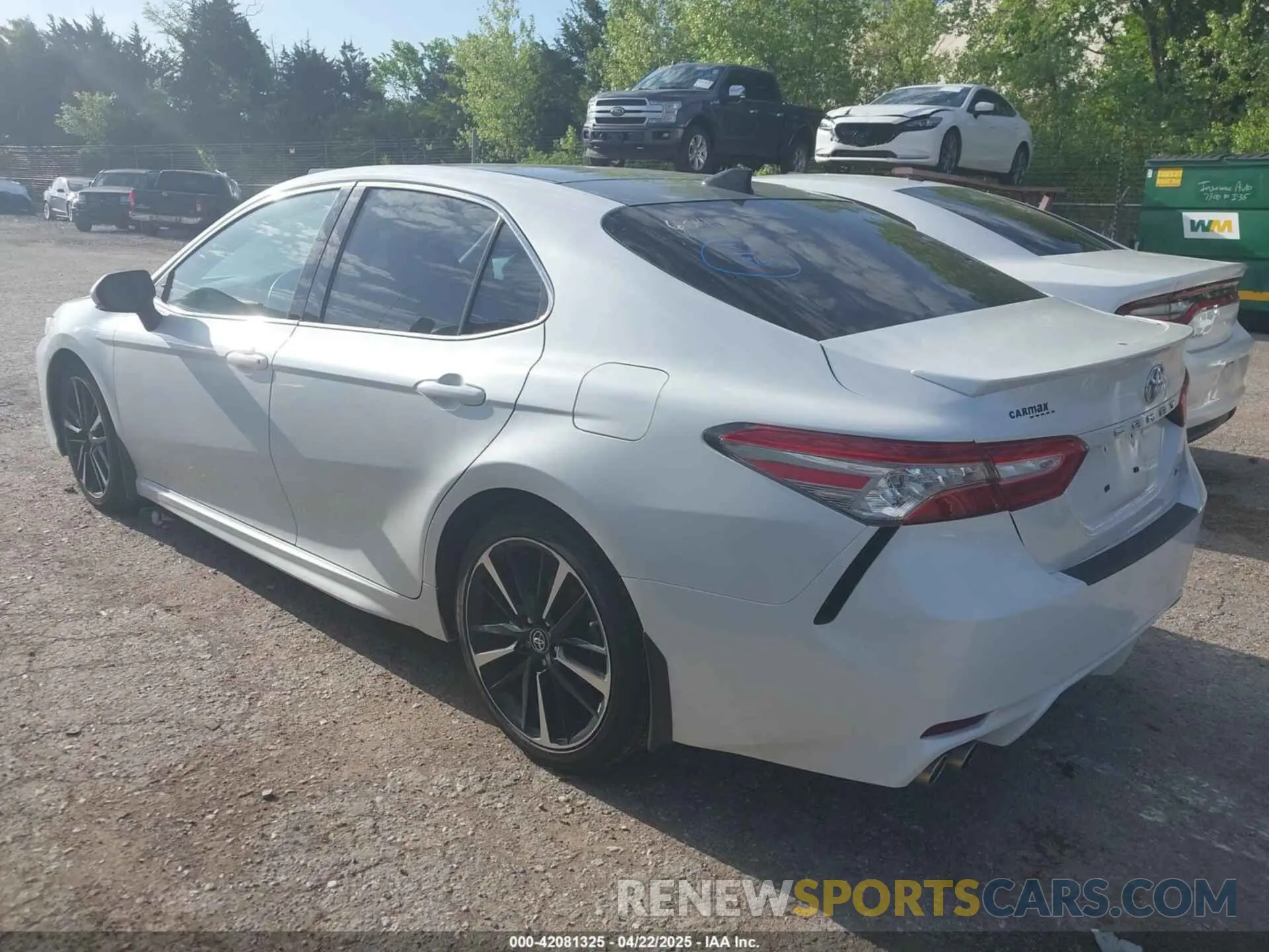 3 Photograph of a damaged car 4T1B61HK6KU843128 TOYOTA CAMRY 2019