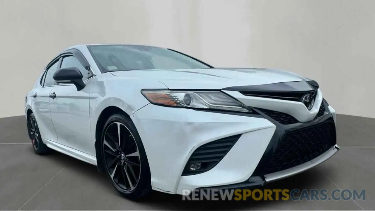 1 Photograph of a damaged car 4T1B61HK7K7048070 TOYOTA CAMRY 2019