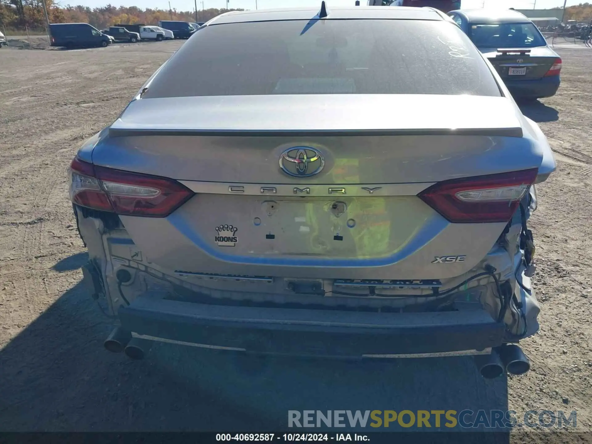 16 Photograph of a damaged car 4T1B61HK7KU176053 TOYOTA CAMRY 2019