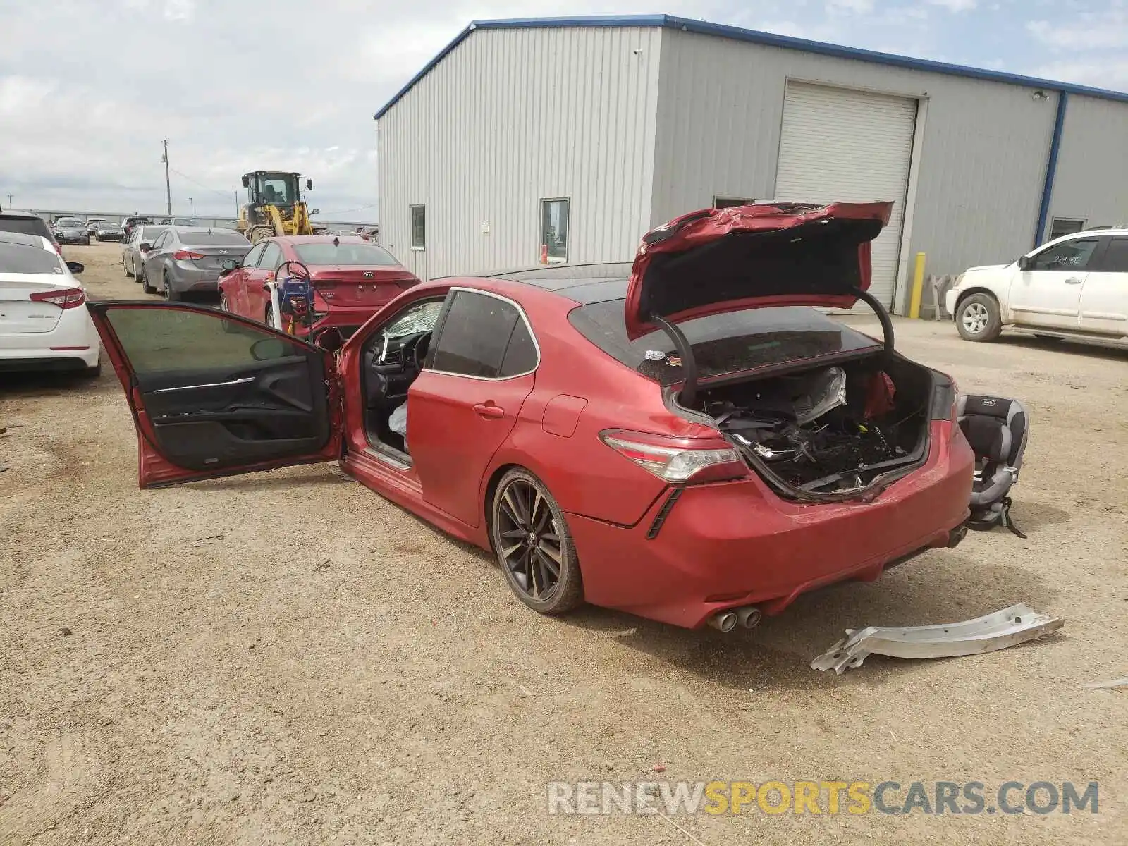 3 Photograph of a damaged car 4T1B61HK7KU188090 TOYOTA CAMRY 2019