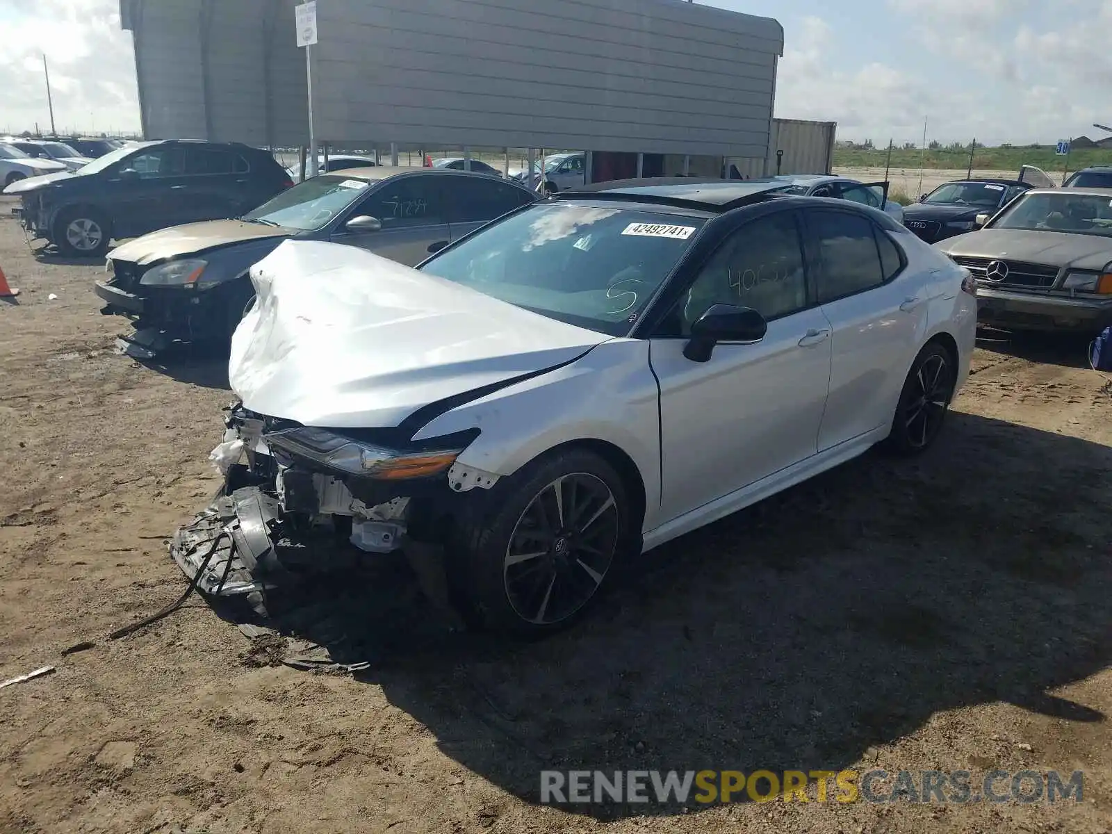 2 Photograph of a damaged car 4T1B61HK7KU195444 TOYOTA CAMRY 2019