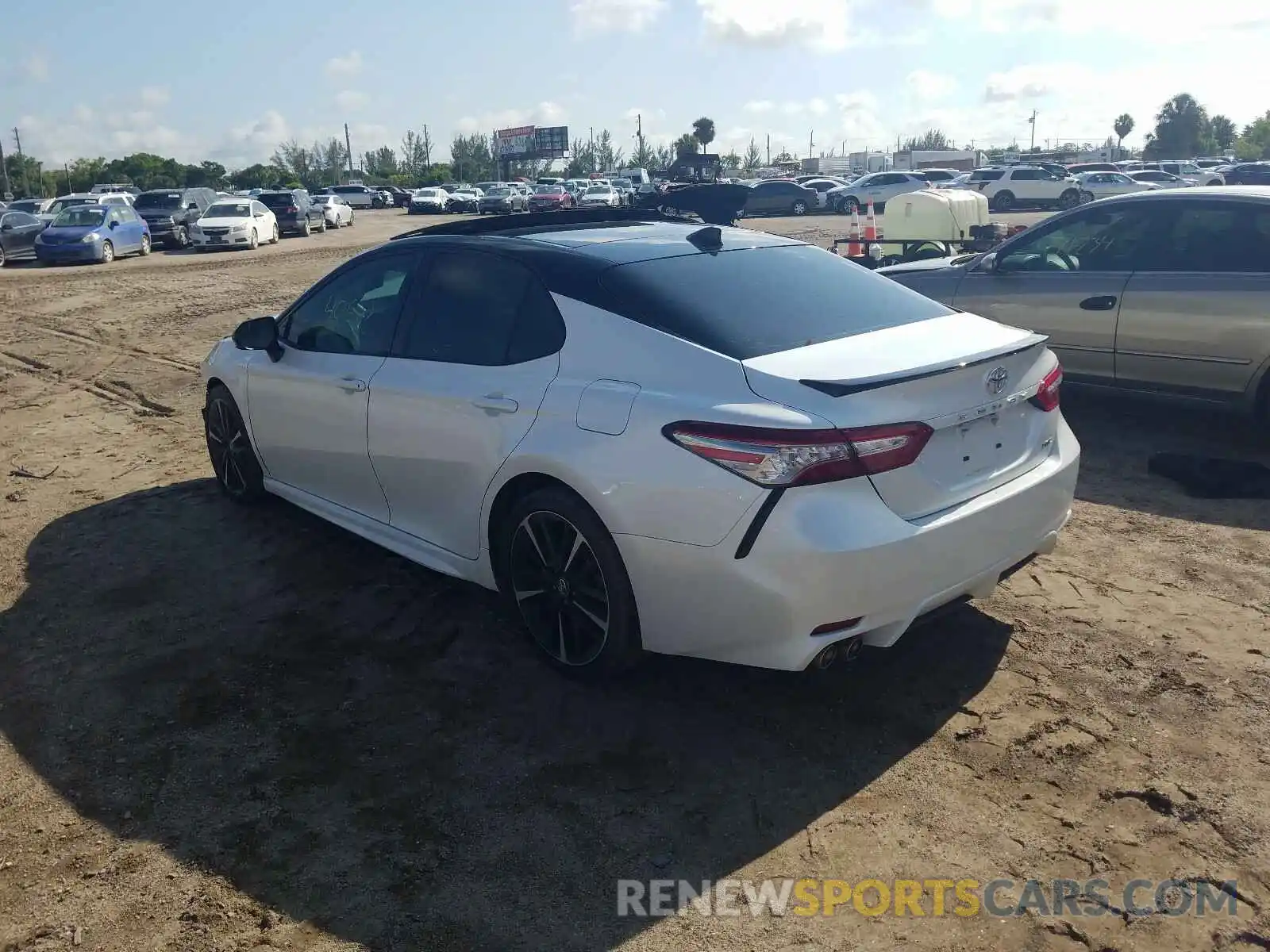 3 Photograph of a damaged car 4T1B61HK7KU195444 TOYOTA CAMRY 2019