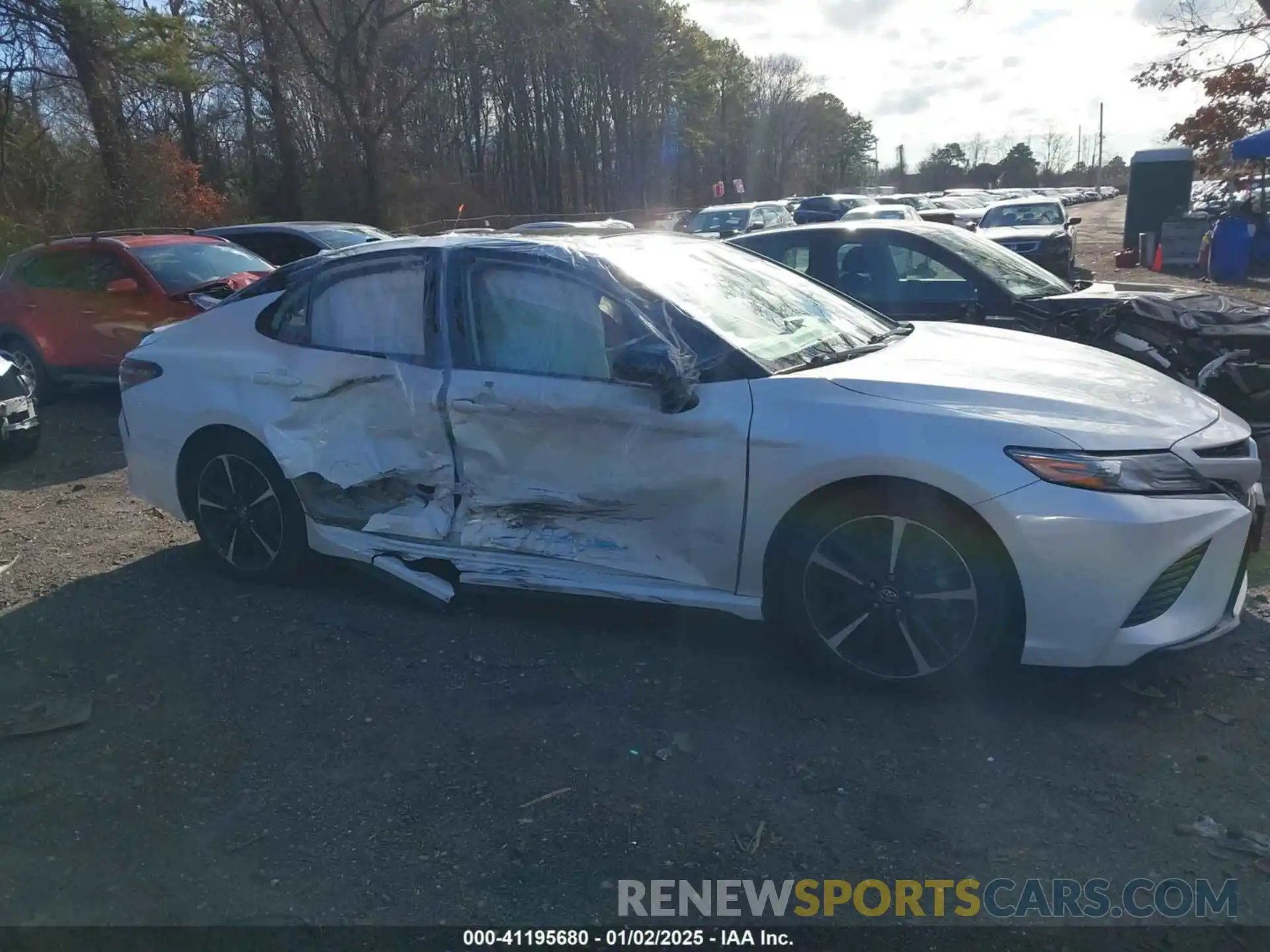 13 Photograph of a damaged car 4T1B61HK7KU205566 TOYOTA CAMRY 2019