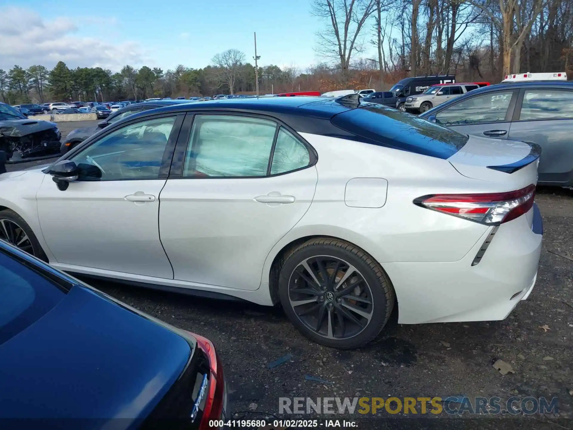 14 Photograph of a damaged car 4T1B61HK7KU205566 TOYOTA CAMRY 2019