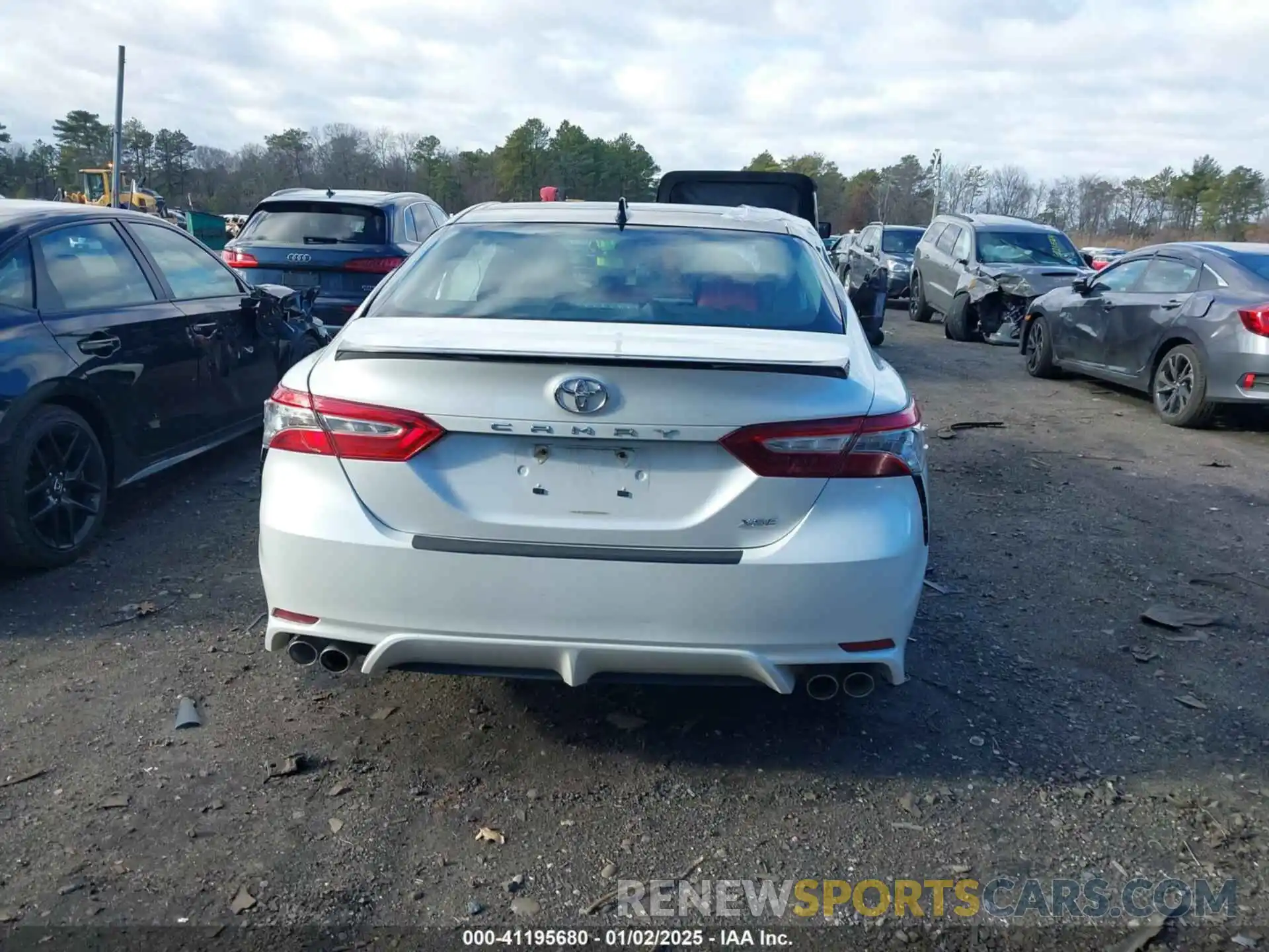 16 Photograph of a damaged car 4T1B61HK7KU205566 TOYOTA CAMRY 2019