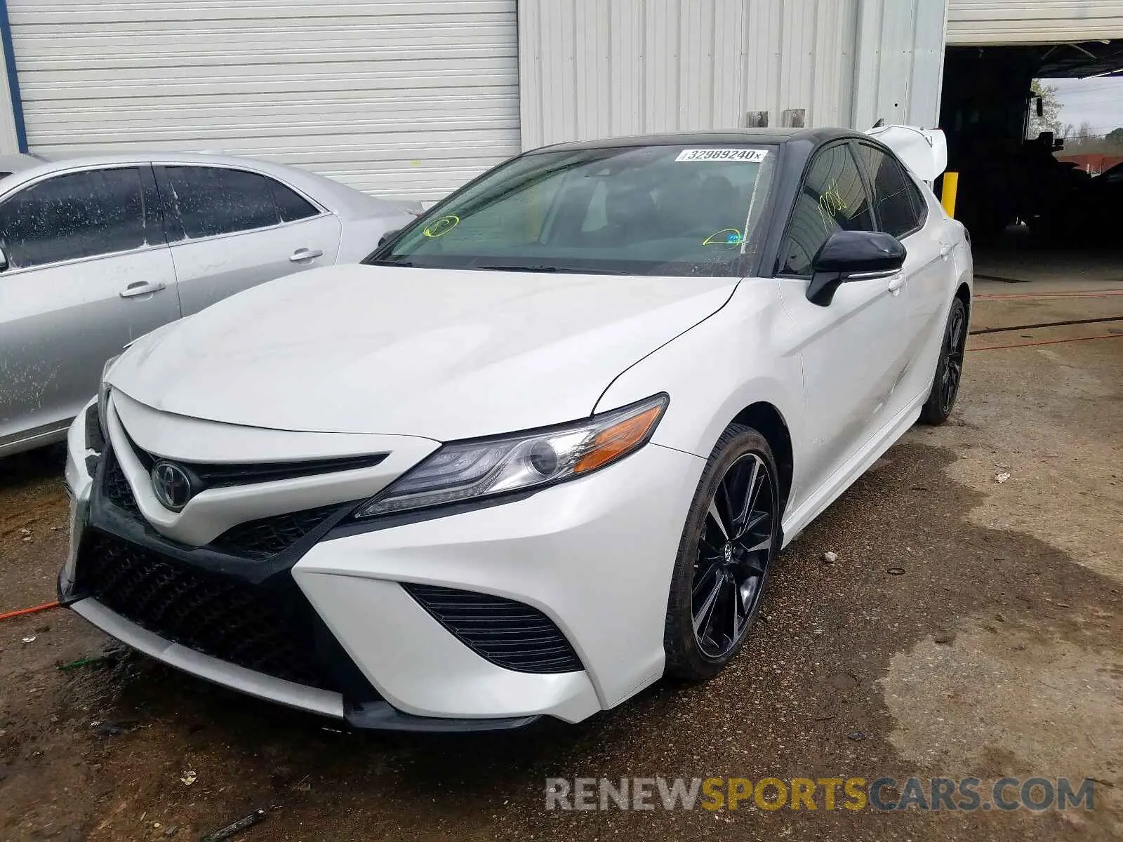 2 Photograph of a damaged car 4T1B61HK7KU209066 TOYOTA CAMRY 2019