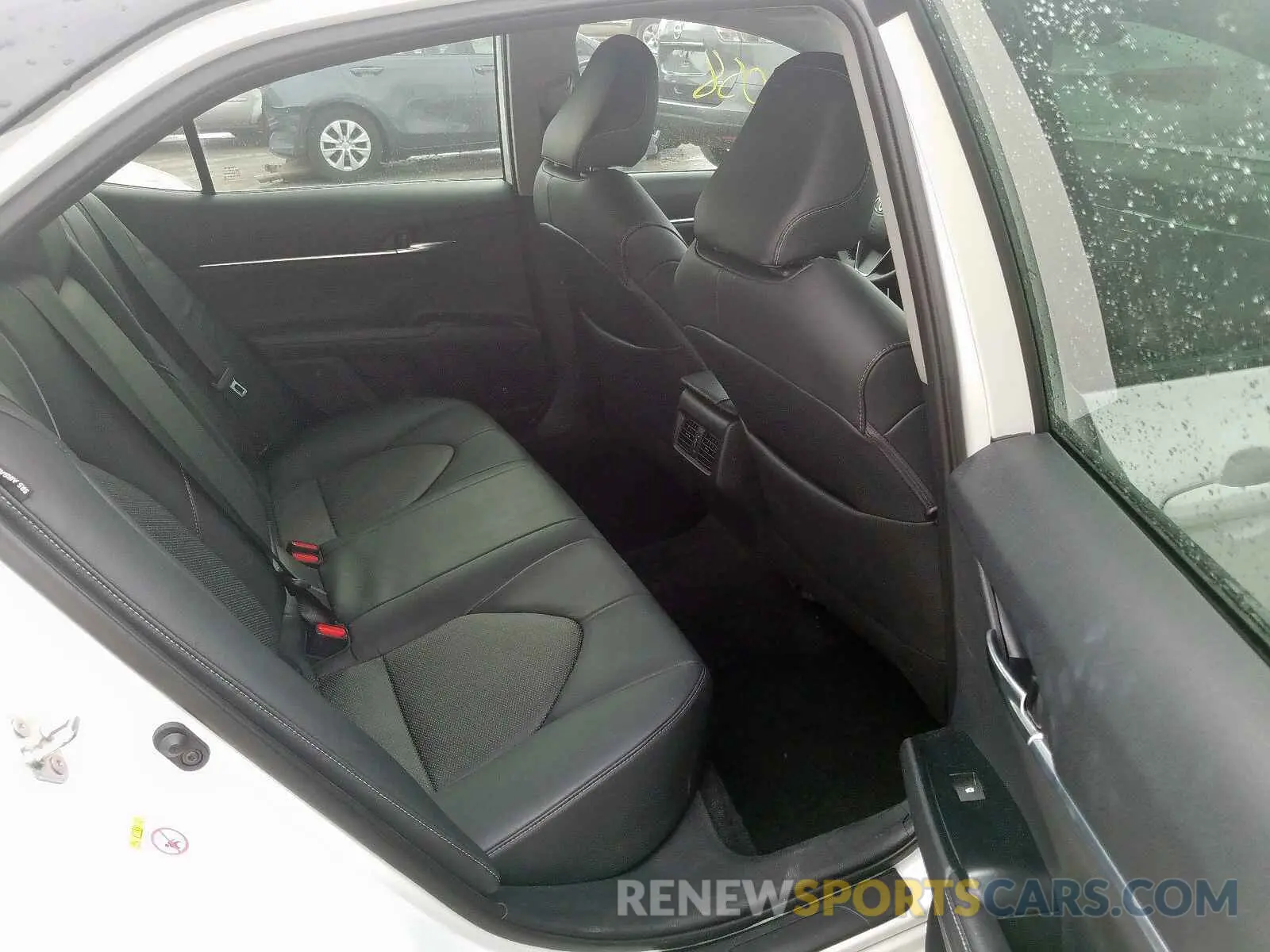 6 Photograph of a damaged car 4T1B61HK7KU209066 TOYOTA CAMRY 2019