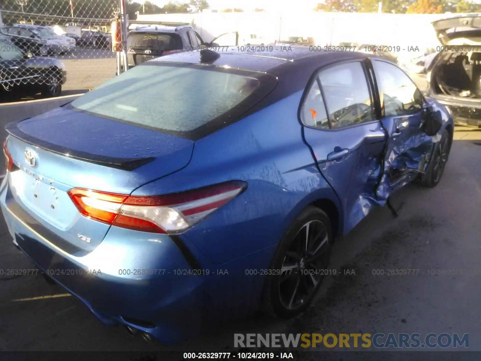 4 Photograph of a damaged car 4T1B61HK7KU212050 TOYOTA CAMRY 2019