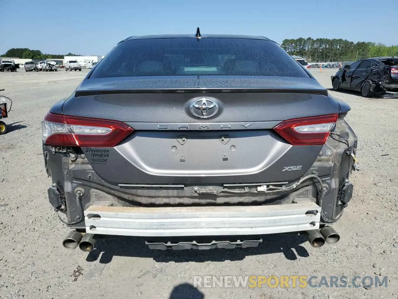 6 Photograph of a damaged car 4T1B61HK7KU227521 TOYOTA CAMRY 2019