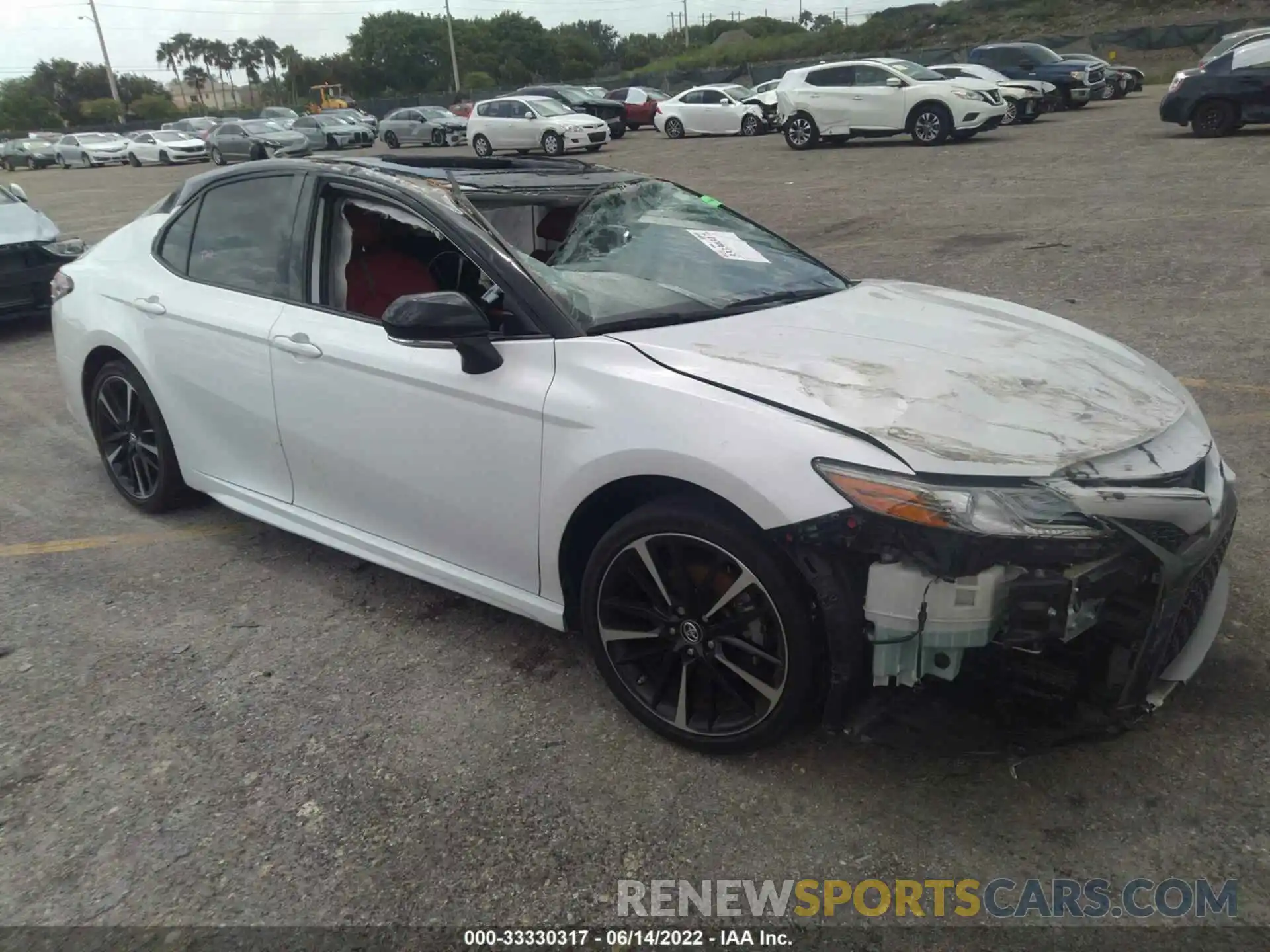 1 Photograph of a damaged car 4T1B61HK7KU236445 TOYOTA CAMRY 2019