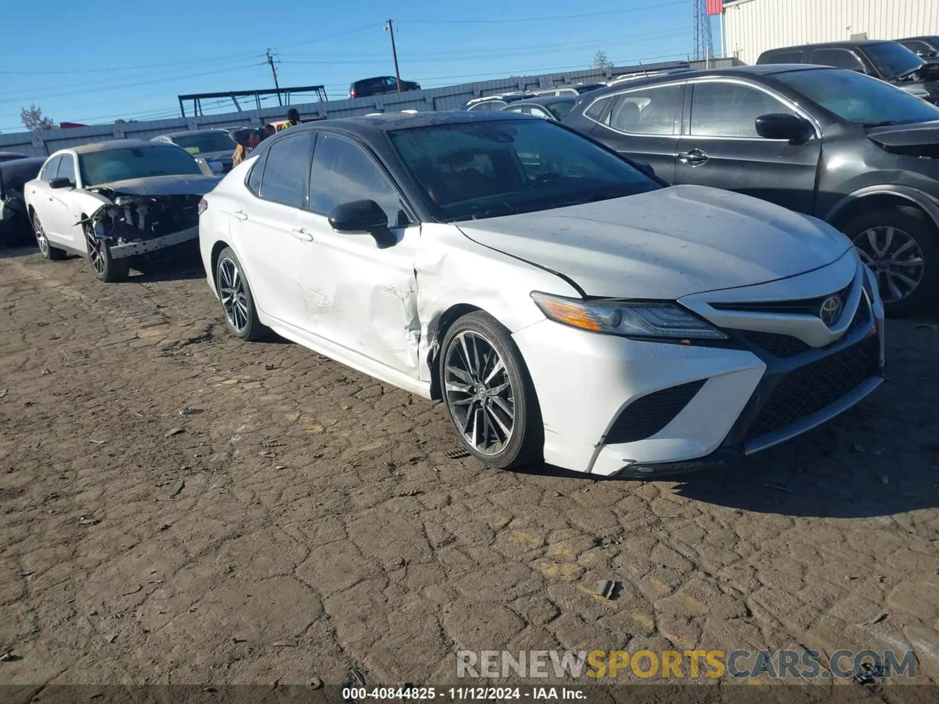 1 Photograph of a damaged car 4T1B61HK7KU239796 TOYOTA CAMRY 2019
