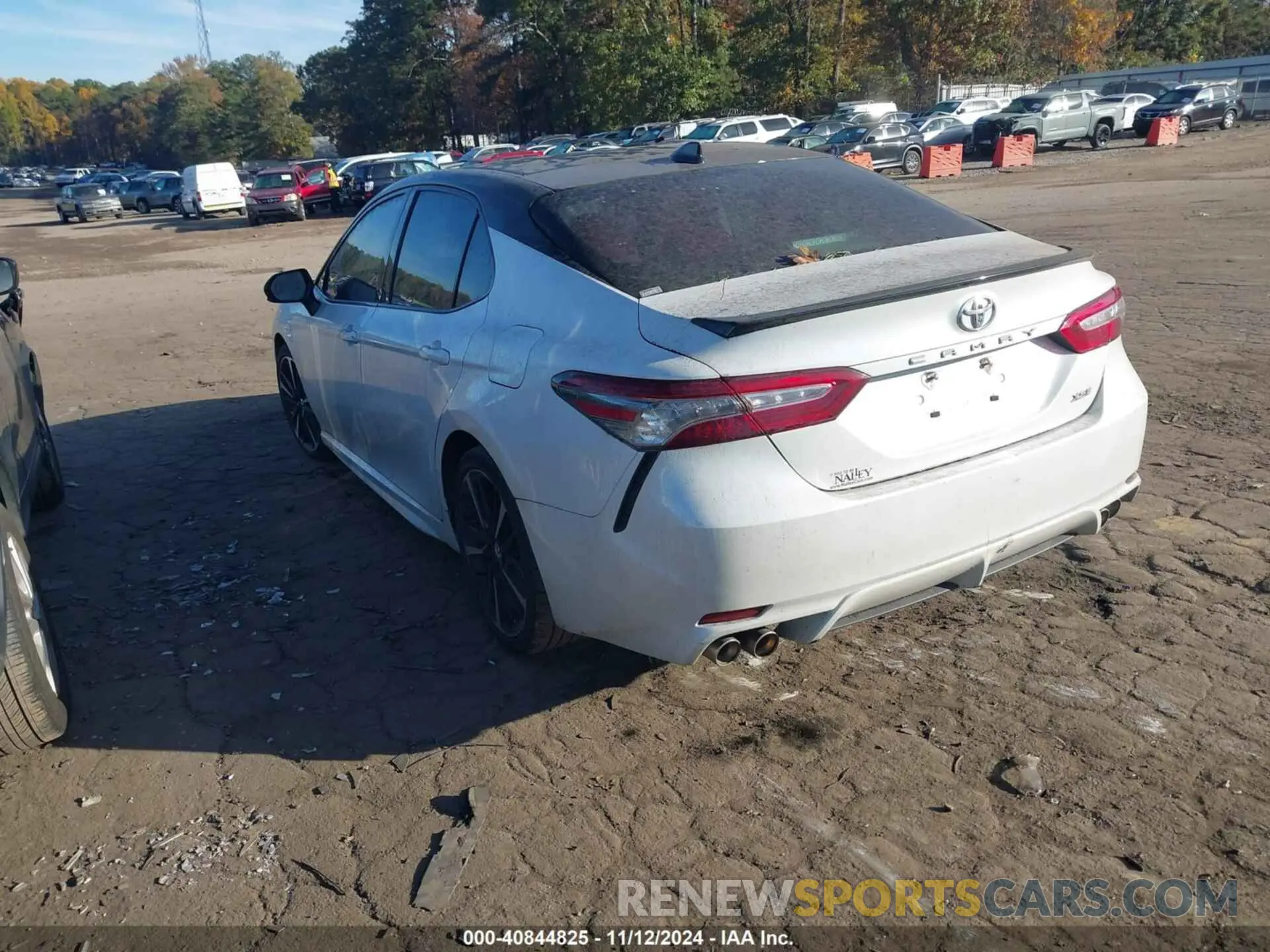 3 Photograph of a damaged car 4T1B61HK7KU239796 TOYOTA CAMRY 2019