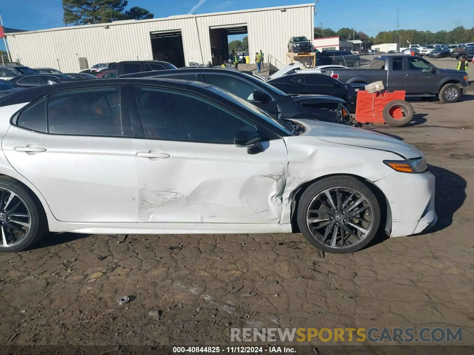 6 Photograph of a damaged car 4T1B61HK7KU239796 TOYOTA CAMRY 2019