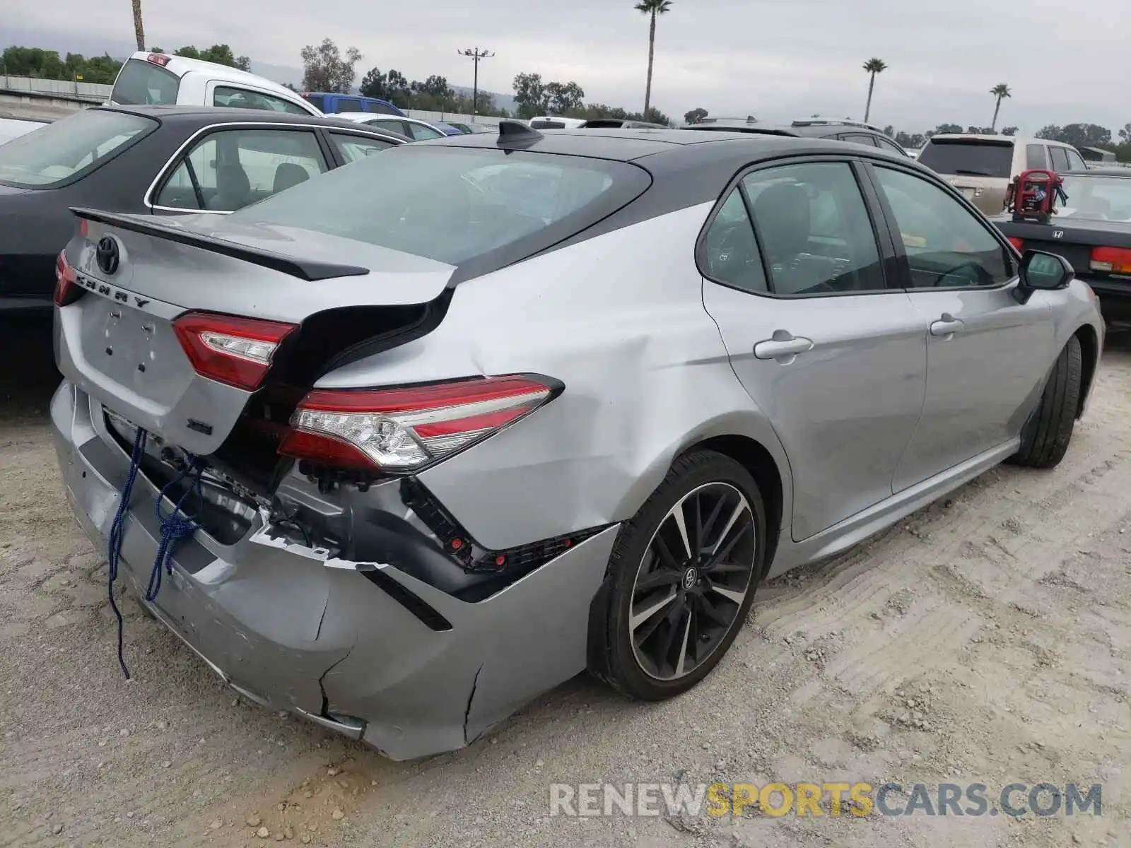 4 Photograph of a damaged car 4T1B61HK7KU243329 TOYOTA CAMRY 2019