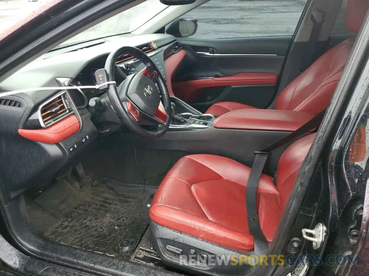 7 Photograph of a damaged car 4T1B61HK7KU245579 TOYOTA CAMRY 2019