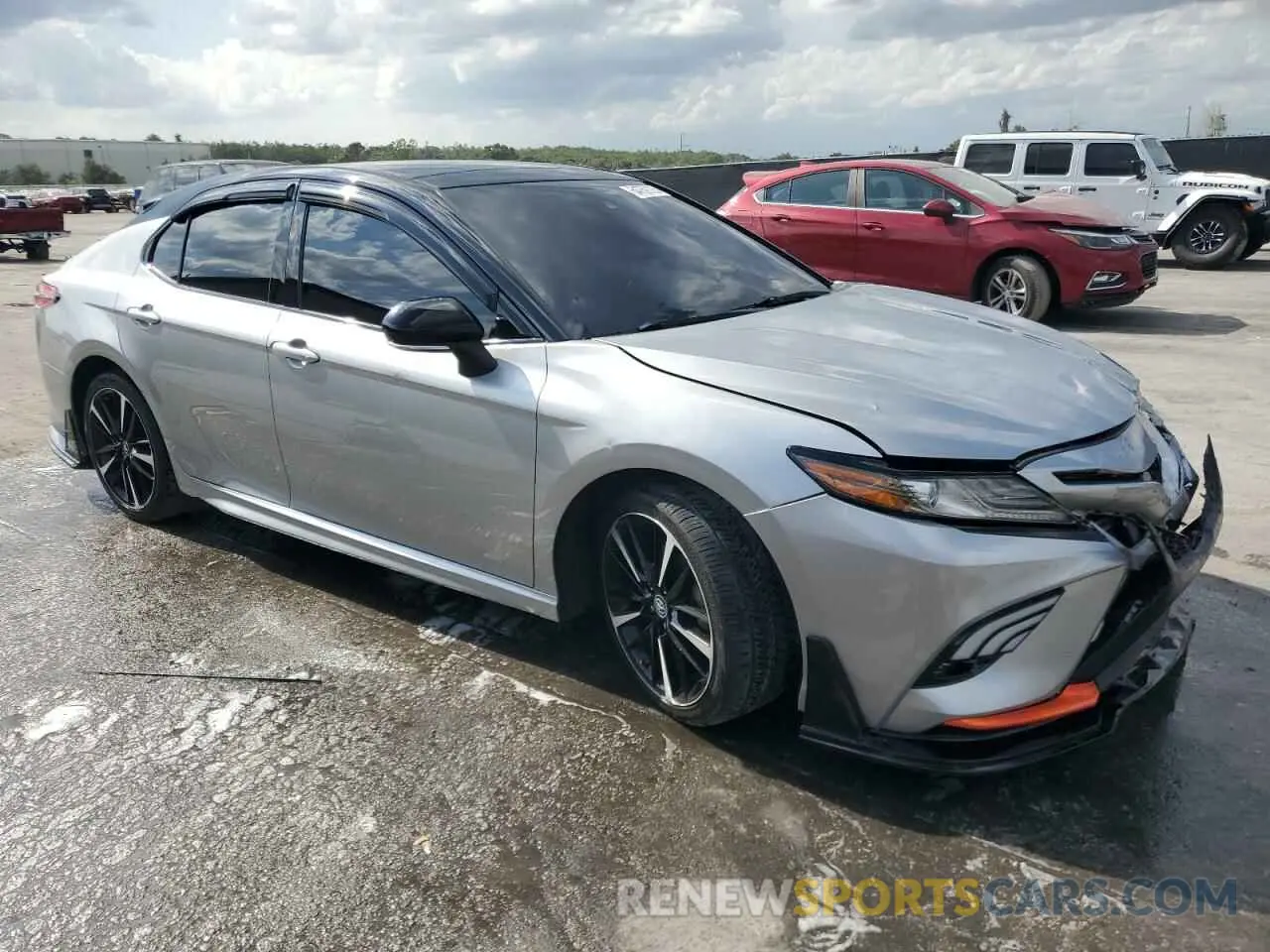 4 Photograph of a damaged car 4T1B61HK7KU252922 TOYOTA CAMRY 2019