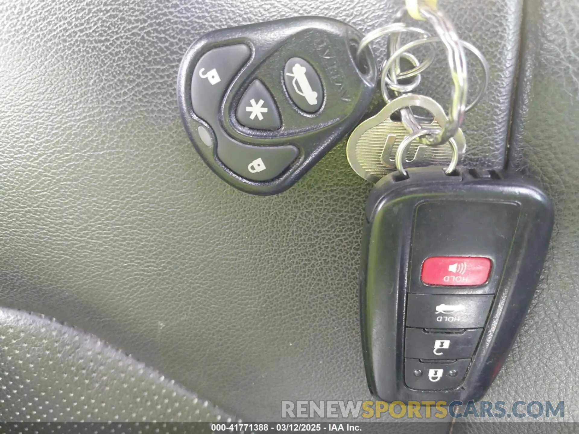 11 Photograph of a damaged car 4T1B61HK7KU259014 TOYOTA CAMRY 2019