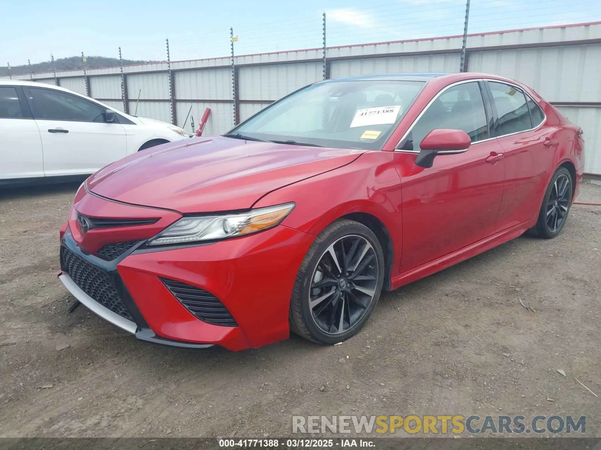 2 Photograph of a damaged car 4T1B61HK7KU259014 TOYOTA CAMRY 2019