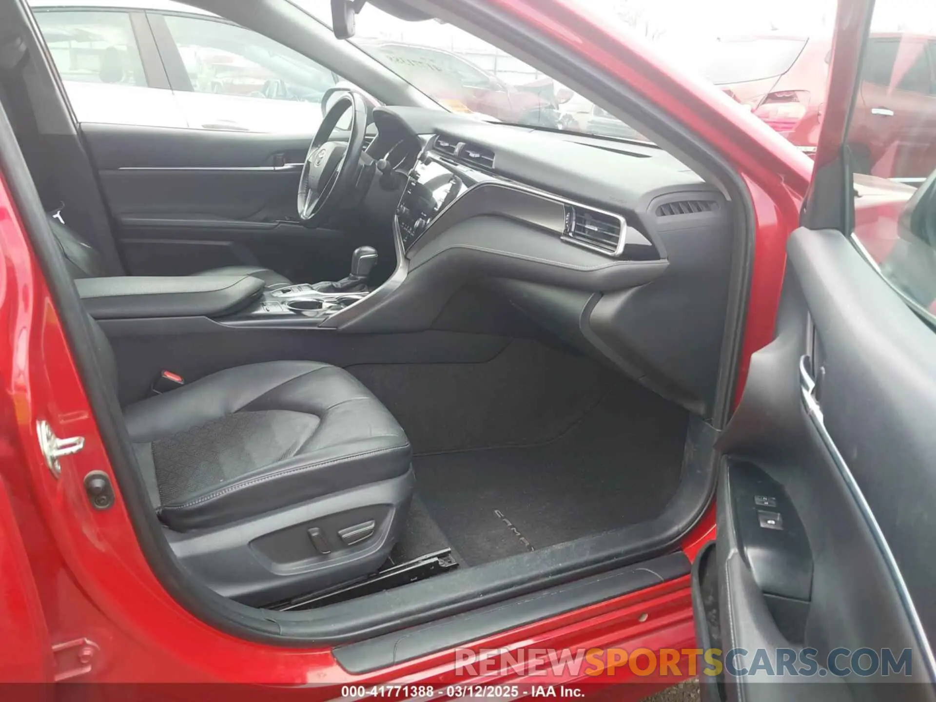 5 Photograph of a damaged car 4T1B61HK7KU259014 TOYOTA CAMRY 2019