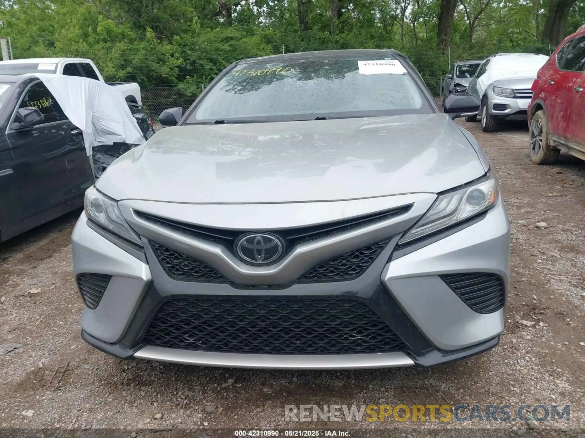 12 Photograph of a damaged car 4T1B61HK7KU276993 TOYOTA CAMRY 2019