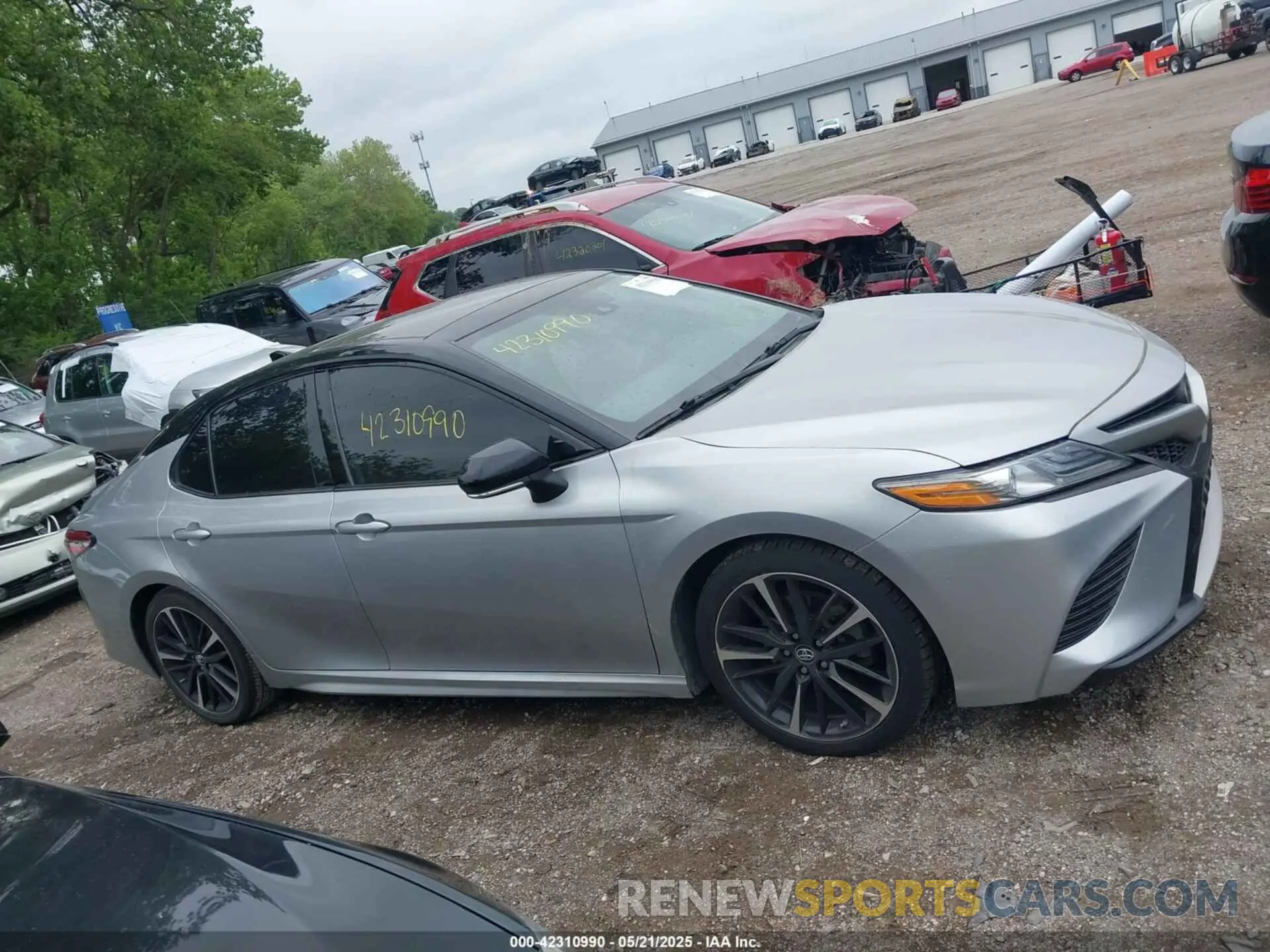 13 Photograph of a damaged car 4T1B61HK7KU276993 TOYOTA CAMRY 2019
